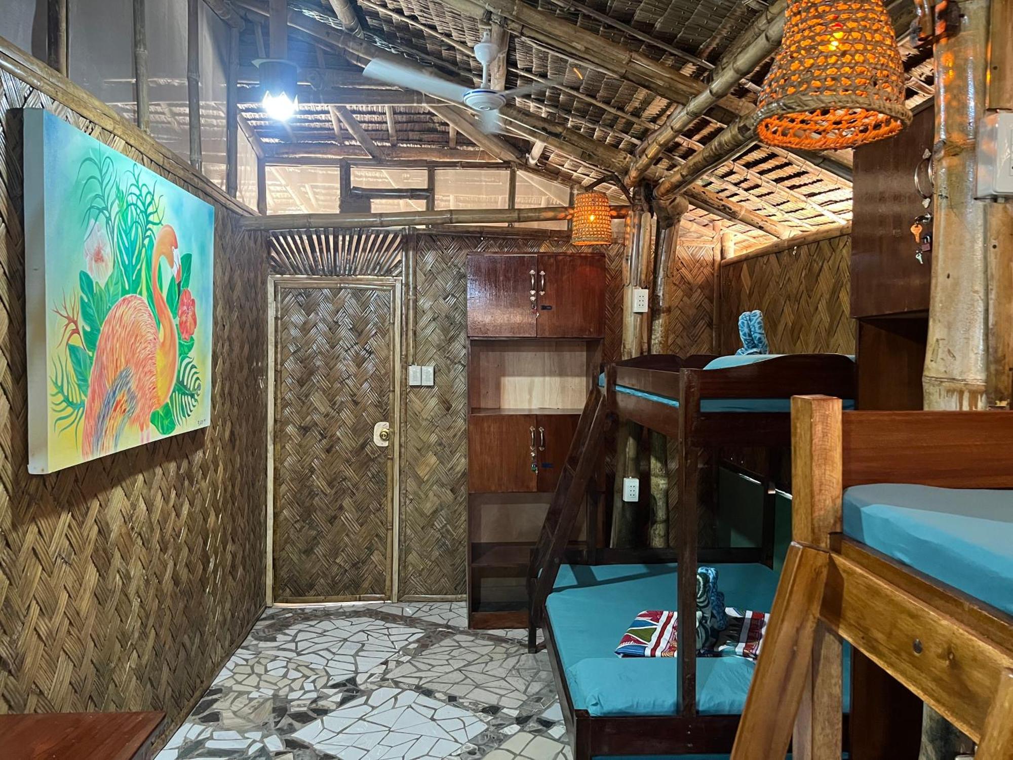 Bamboo Nest Beachfront Puerto Princesa Екстериор снимка