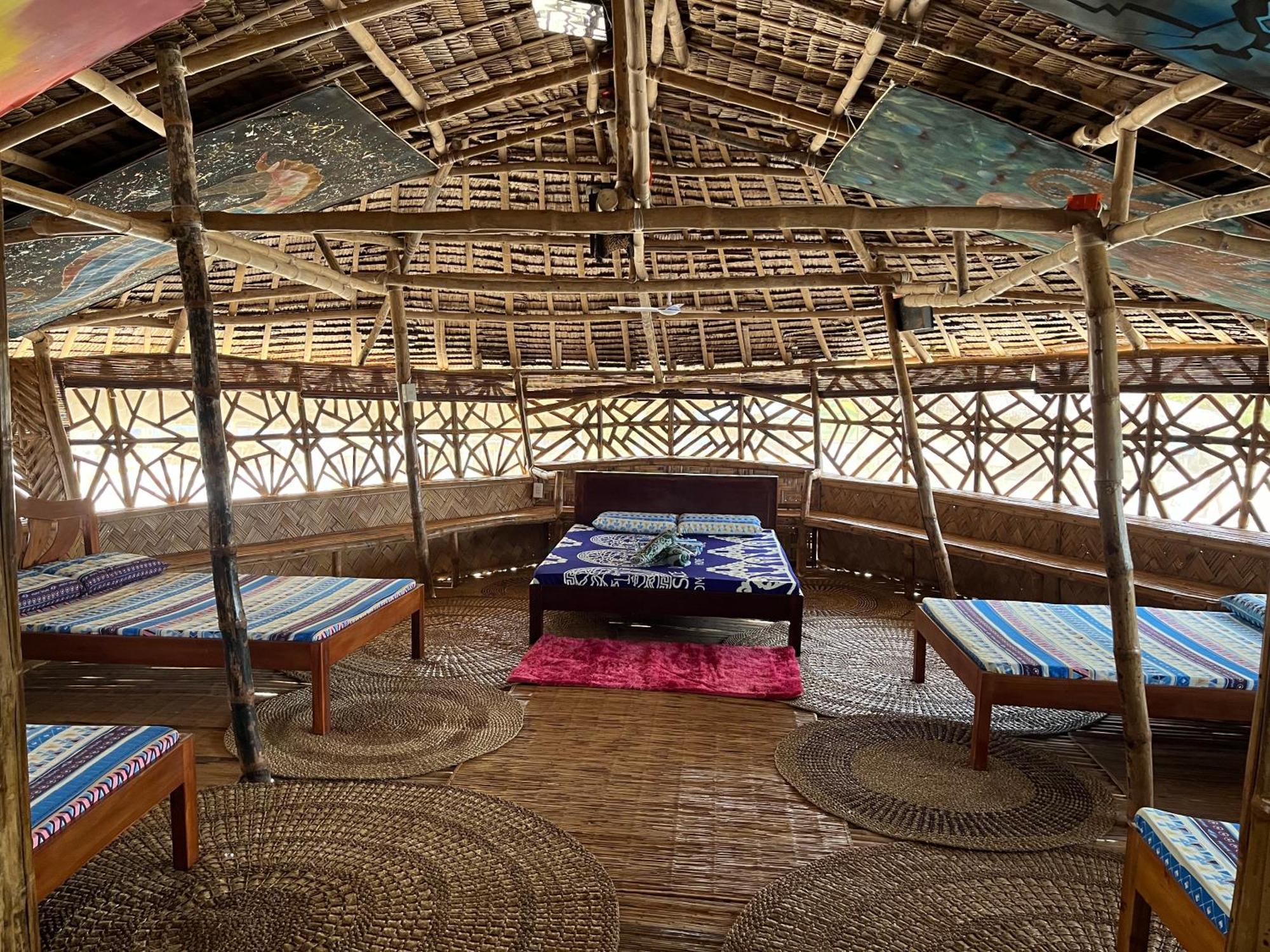Bamboo Nest Beachfront Puerto Princesa Екстериор снимка